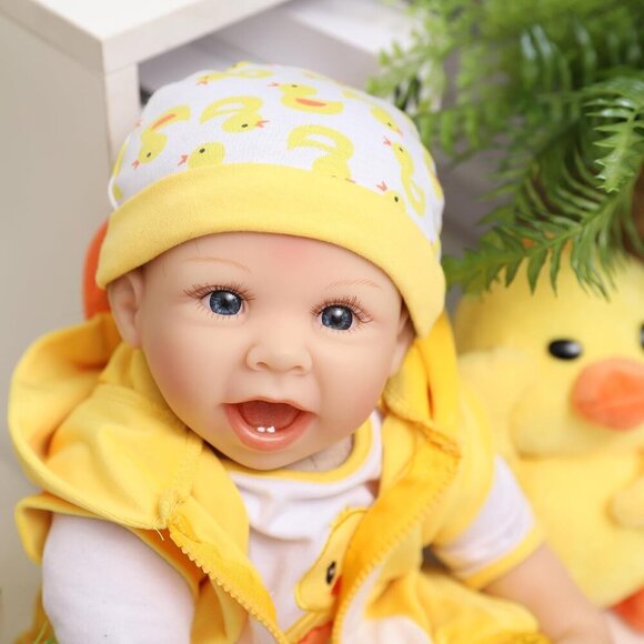 🆕 22-Inch Soft Cloth Body Realistic Reborn Baby Boy Doll - Picture 6 of 7